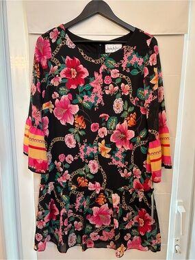 Nicole Miller - Floral Chain Print Tunic Dress in Black, Pink & Green